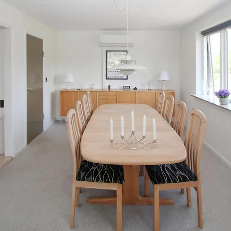 Hotel 4 Bedroom Awesome In Sams Ballen (Samso)