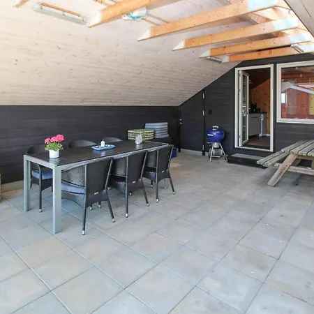 Hotel 4 Bedroom Awesome In Sams Ballen (Samso)